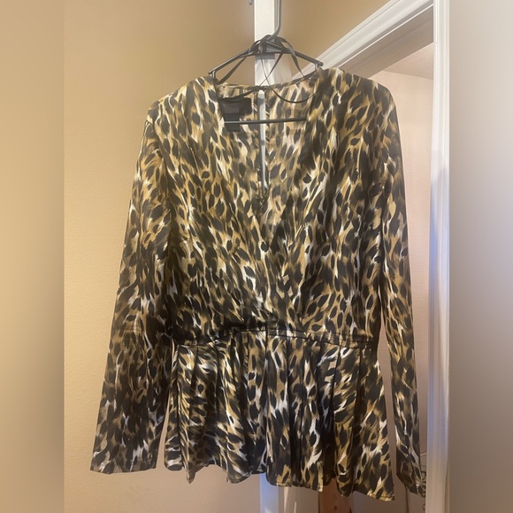 Kardashian collection peplum Blouse Size L - Picture 2 of 5